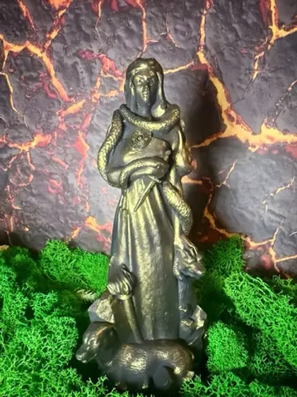 Статуэтка Геката