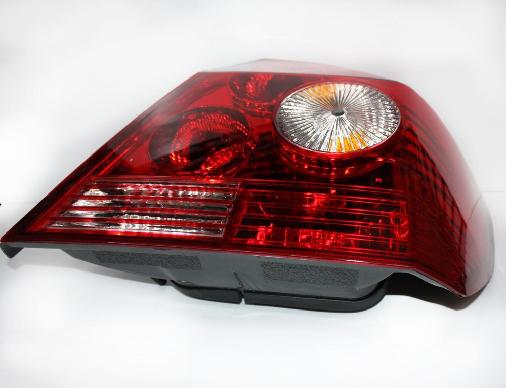 Фонарь правый задний 1017001558 Geely MK