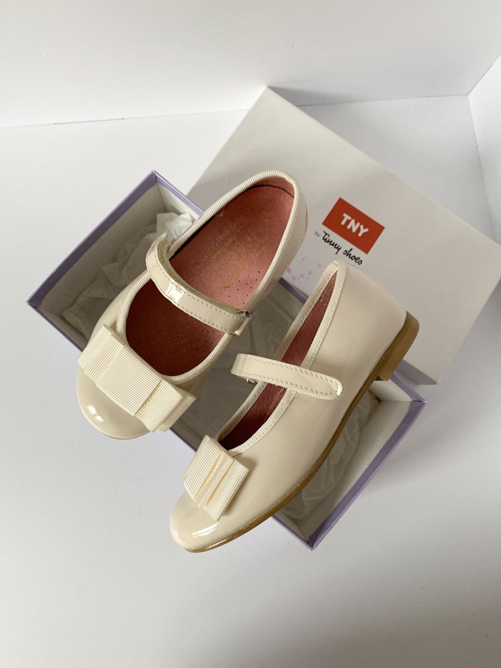 Лаковые туфли TNY, 24