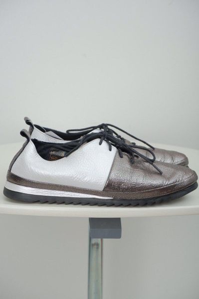 верхняя одежда от пуховиков до легких курточек и пальто на весну