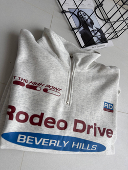 Костюм жен. 900 мел.