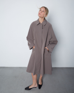 Тренч из непромокаемого хлопка серый