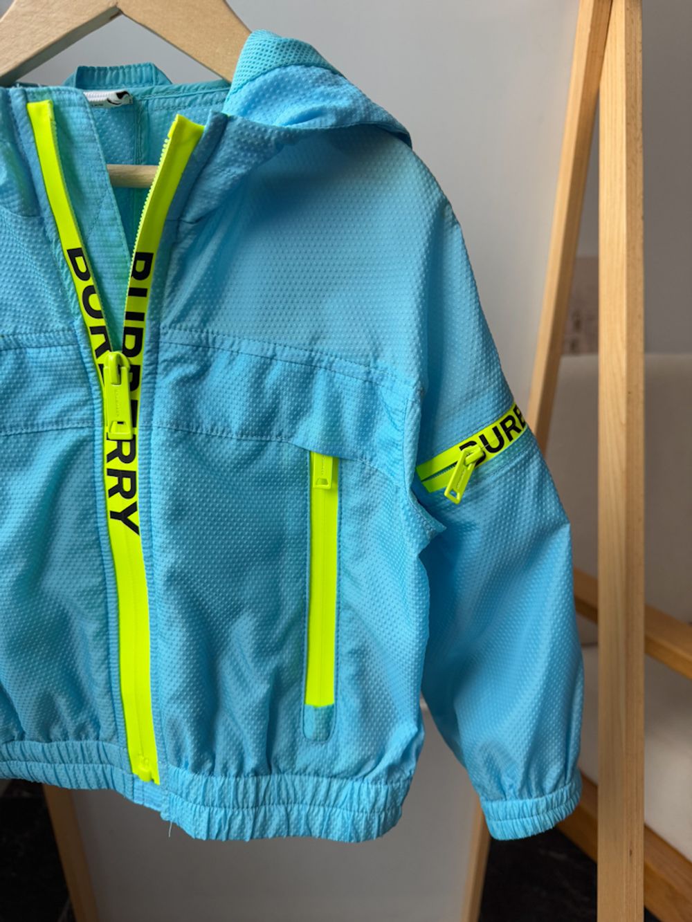 Ветровка Burberry, 80