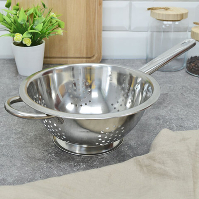 Дуршлаг 22см нерж с ручкой WLH-22