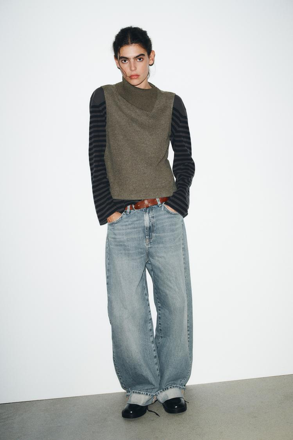 ZARA МЯГКИЙ ТОП С ОТКРЫТЫМ ВЫРЕЗОМ, ЗЕЛЕНЫЙ МЕЛАНЖ