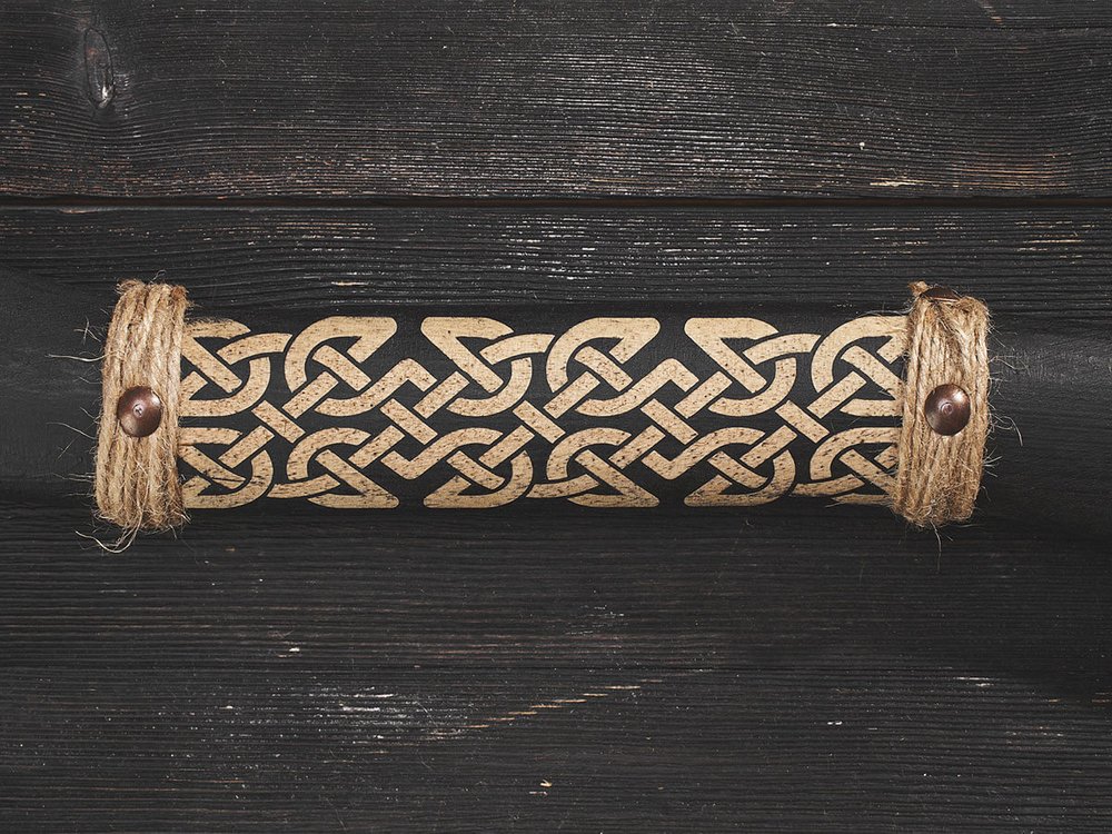 Топор "Дракон Драккара", рукоять комель берёзы (морилка)