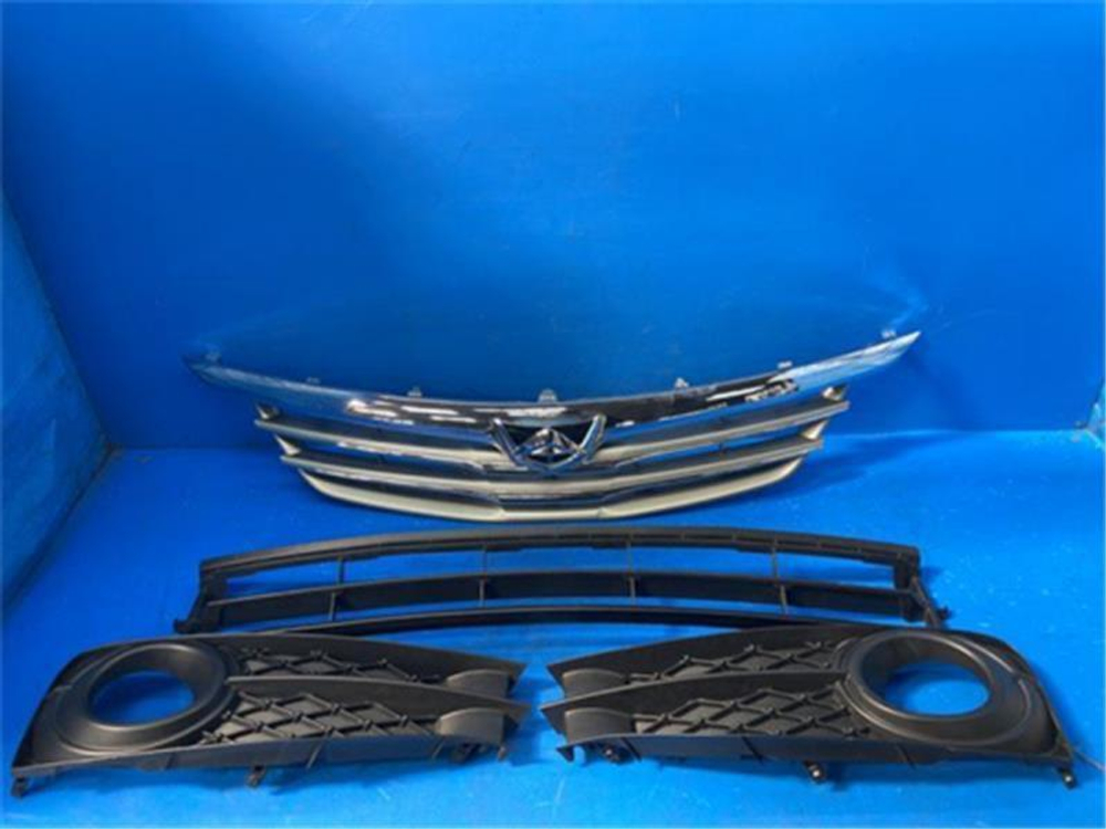 решетка радиатора Toyota Allion ZRT260