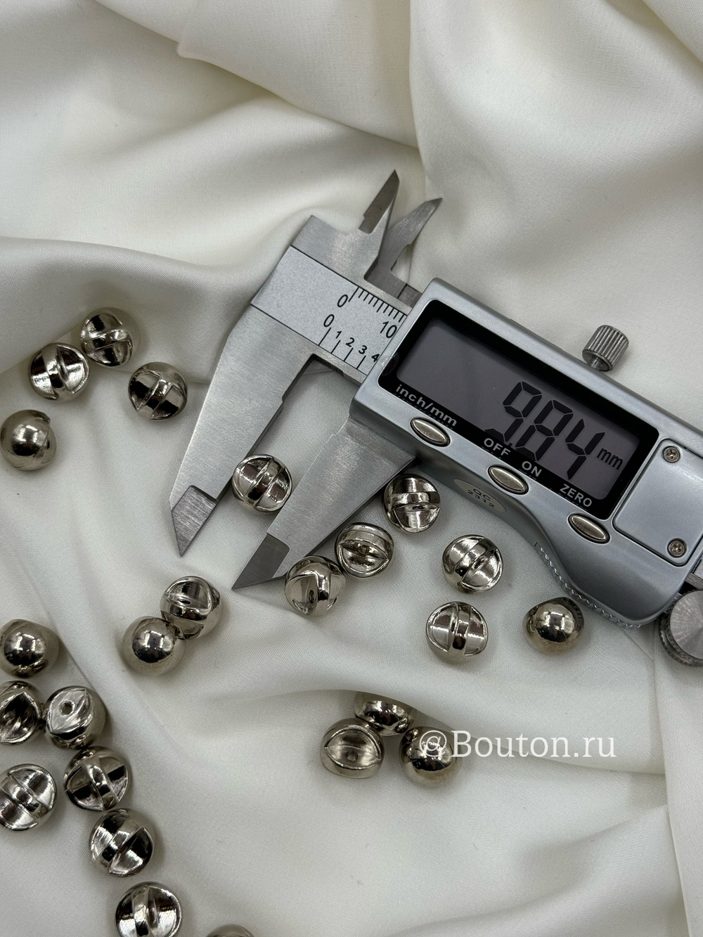 Пуговицы металлические серебристые на скрытой ножке