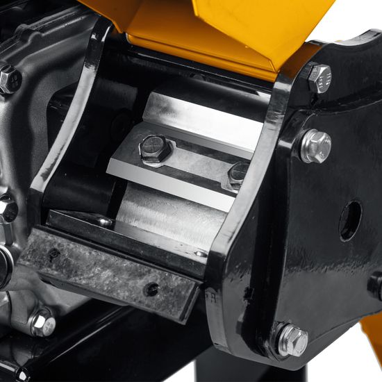 Измельчитель веток бензиновый "STEHER" GSR-750