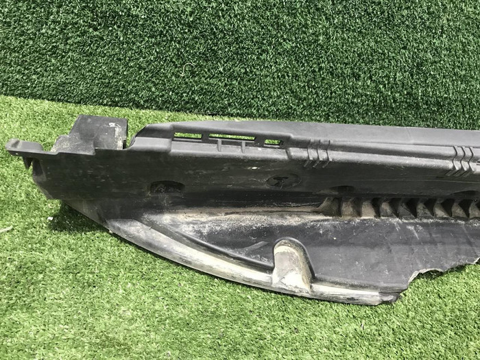 Кронштейн накладки порога правый Mercedes M GLE W166 (2011-2018)