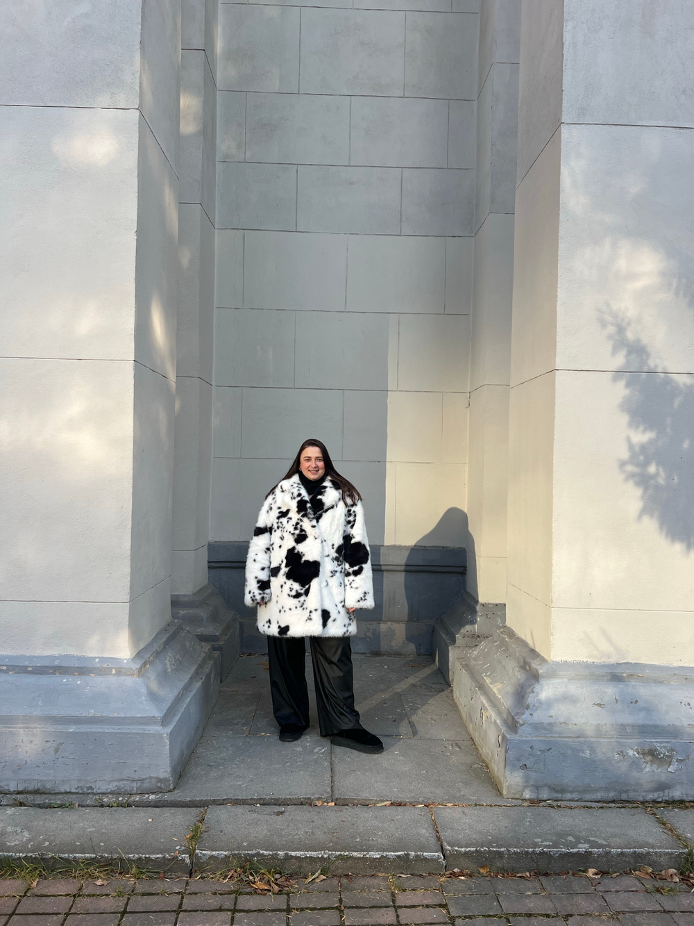 Шуба утепленная эко-мех Черная Корова