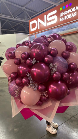 Огромный букет в размере XL в гранатовом цвете