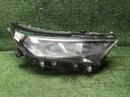 Битая Фара правая Toyota RAV4 5 XA50 (18-нв) LED