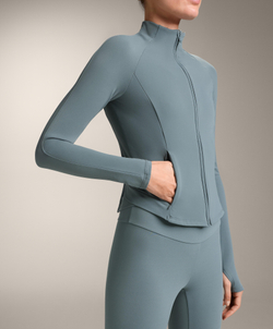 Oysho Легкая и теплая высокотехнологичная куртка, синевато-серый