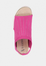 Босоножки на танкетке Caprice