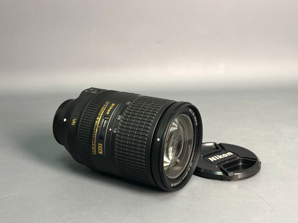Nikon 18-300mm 3.5-5.6G VR