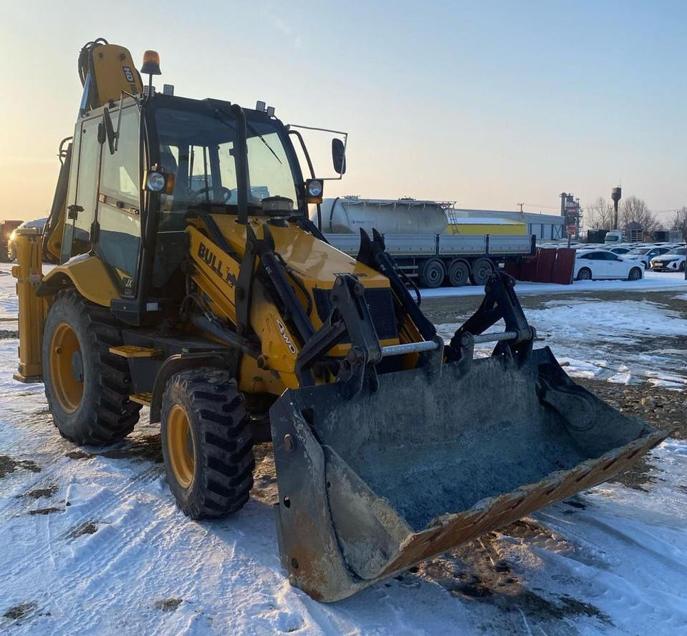 Bull HD-100 Экскаватор-погрузчик HD-100 (Дизельный, 4,4 л, 101 л.с., АТ)