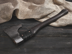 Топор "Время быть сильным", рукоять комель берёзы (морилка)