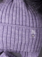 Шапка зимняя детская с помпонами и манишка