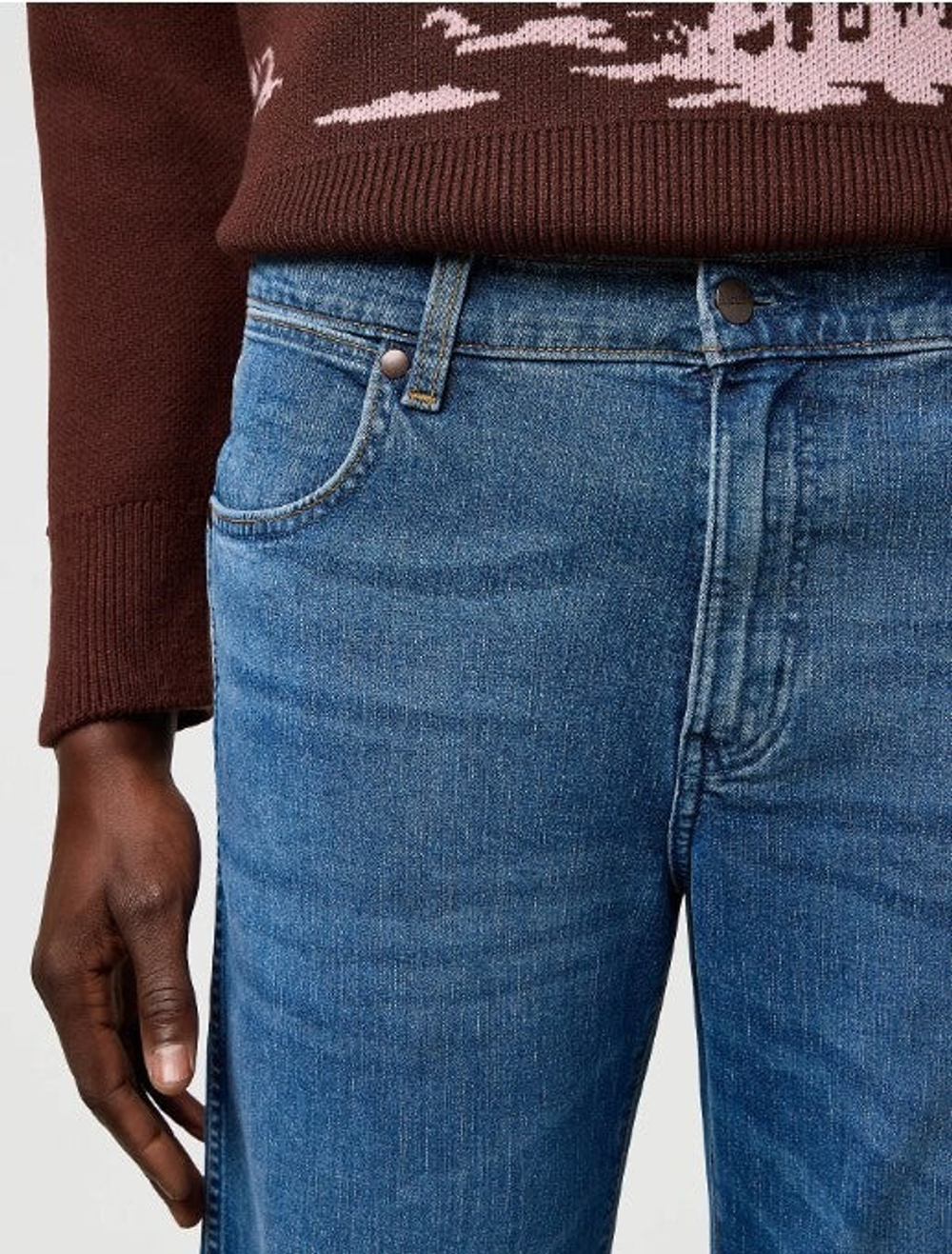 Джинсы мужские WRANGLER LOOSE BOOT SKY BREEZE