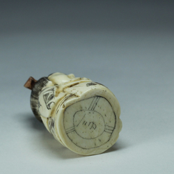 Нэцкэ Девочка с корзиной