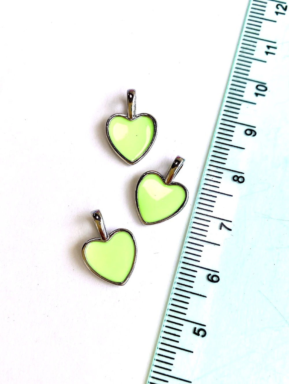 пд123-зр Подвеска с эмалью «Сердце», 15*10мм, зеленый, родий