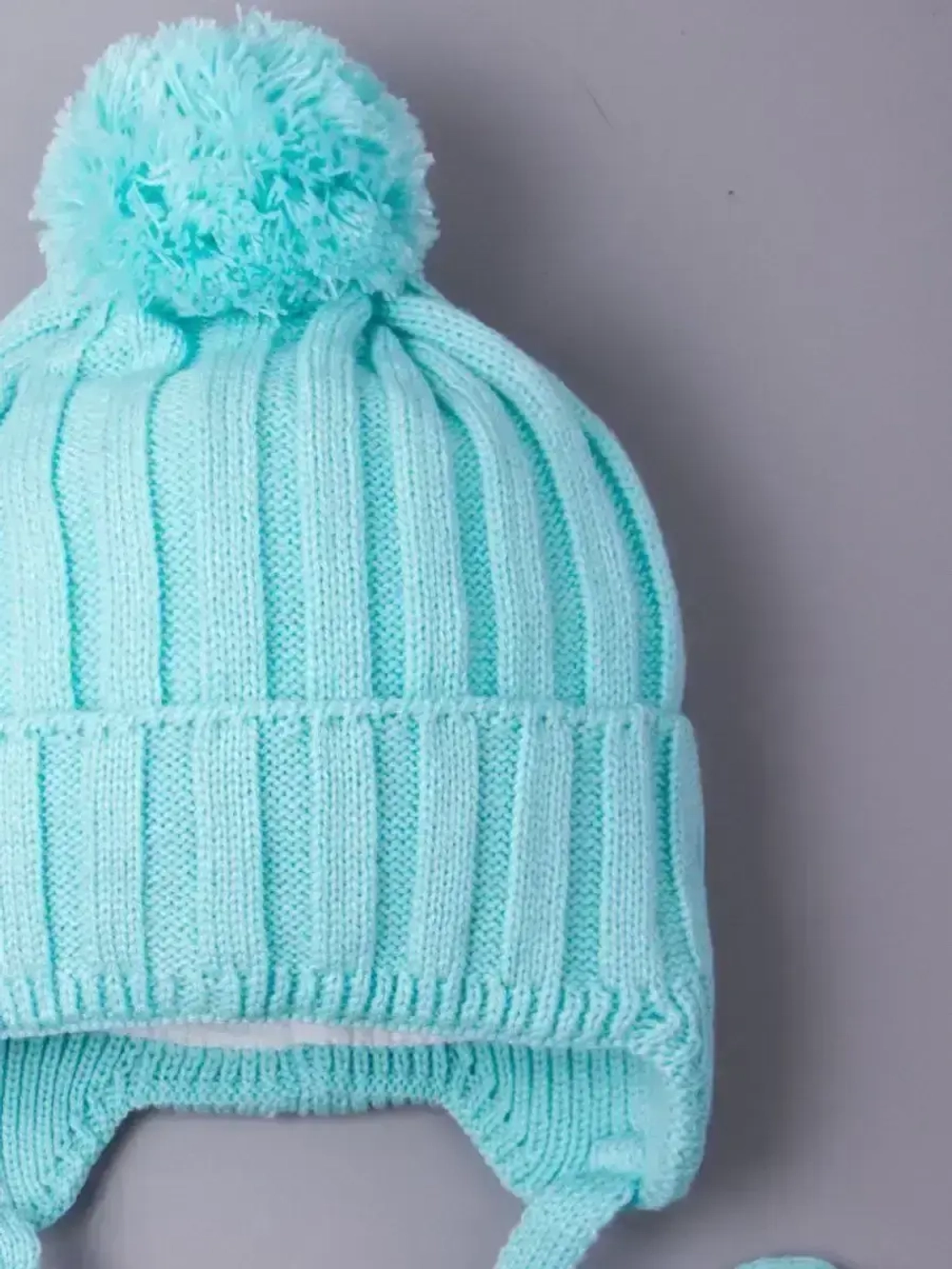 Шапка для мальчика на завязках осенняя