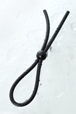 Лассо на пенис A-toys с одной бусиной черное 19,5 см