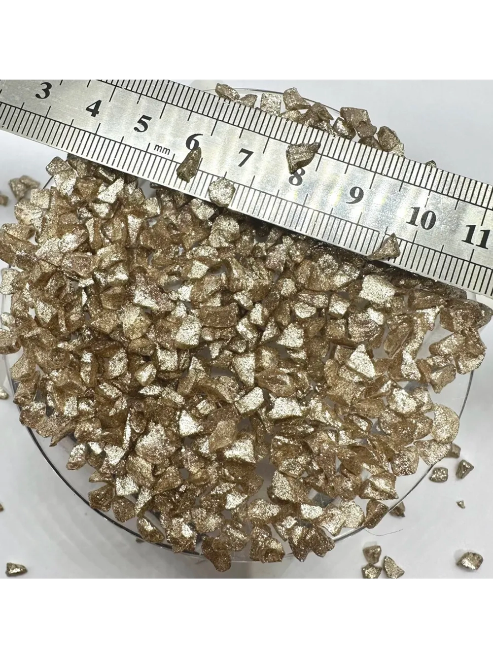 СТЕКЛЯННАЯ КРОШКА БЛЕСТЯЩАЯ БЕЖЕВАЯ 3 ФРАКЦИЯ