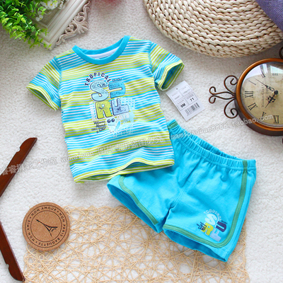 Комплект детский из футболки в полоску с надписью и шорт