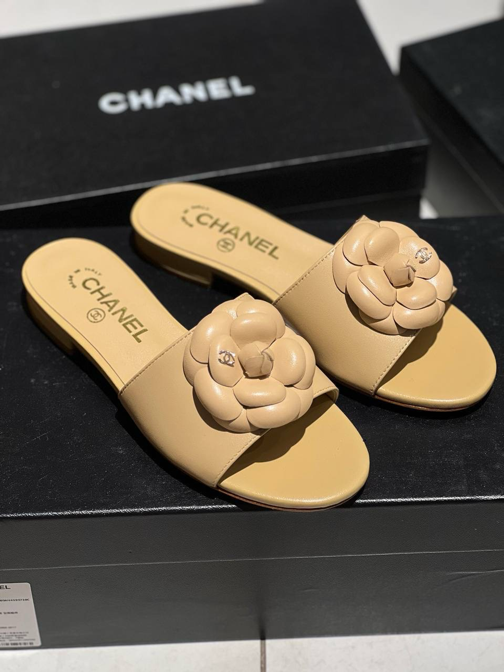 Шлепанцы Chanel