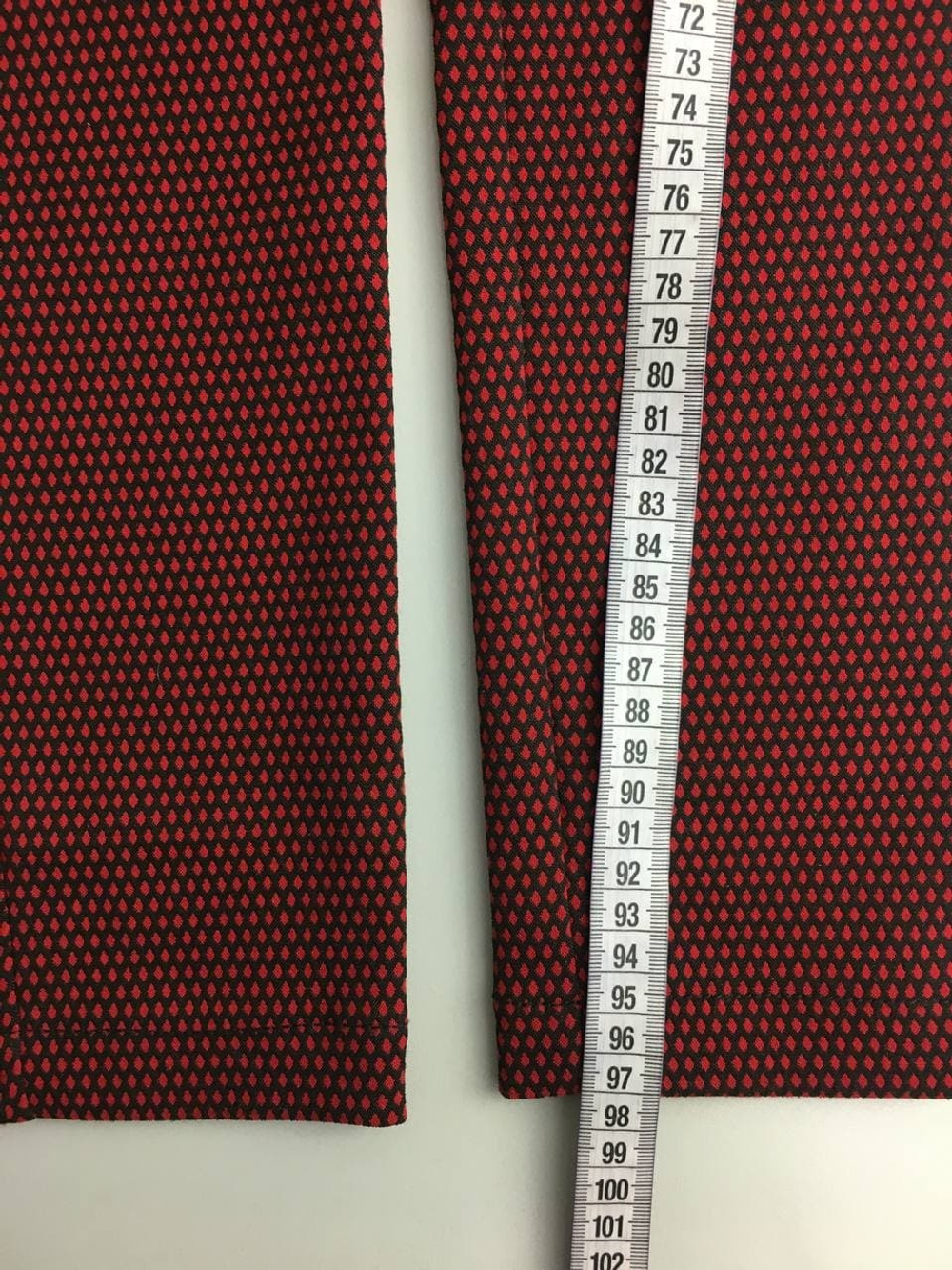 Штаны MOTIVI с принтом имитацией сетки 40 размер