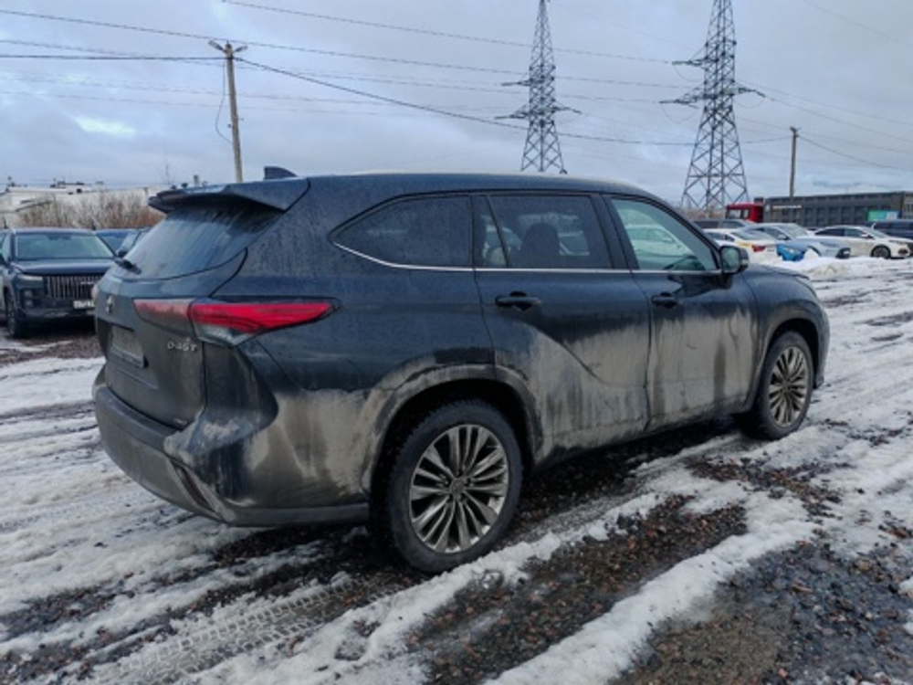 Toyota HIGHLANDER Noble Version 2.0 AT 4WD