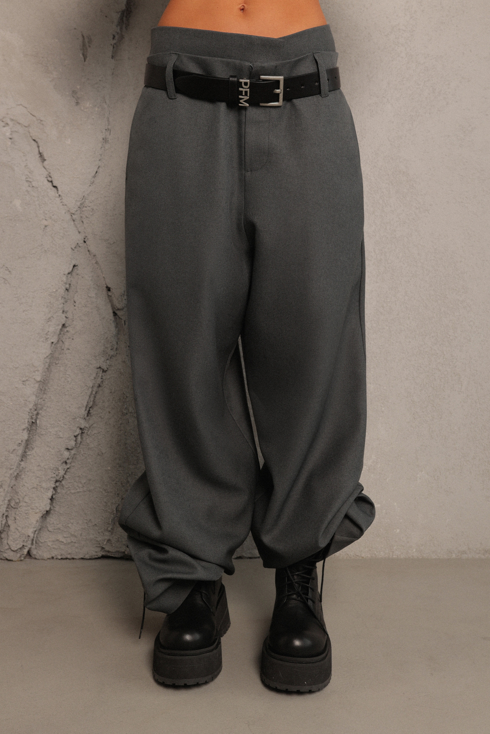 Брюки костюмные с отлетным поясом