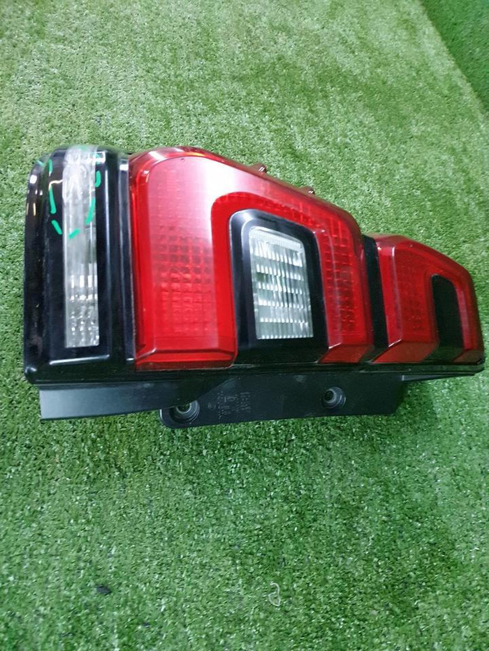 Фонарь левый Toyota Land Cruiser Prado 150 (2017-2020)