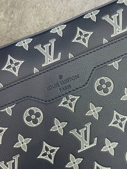 Сумка через плечо/мессенджер Louis Vuitton Trio