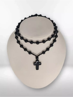 Длинные бусы на шею с крестом из черного агата (имитация)