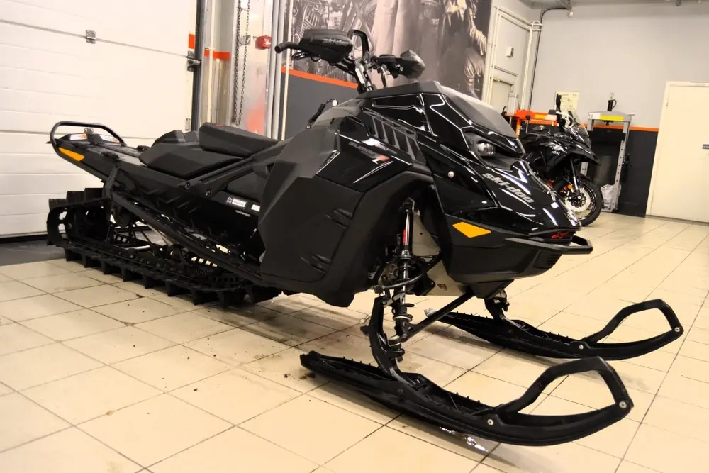 Снегоход BRP SKI-DOO SUMMIT X EXPERT 154 850 E-TEC 2023