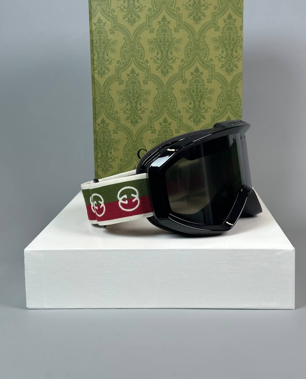 Горнолыжная маска Gucci