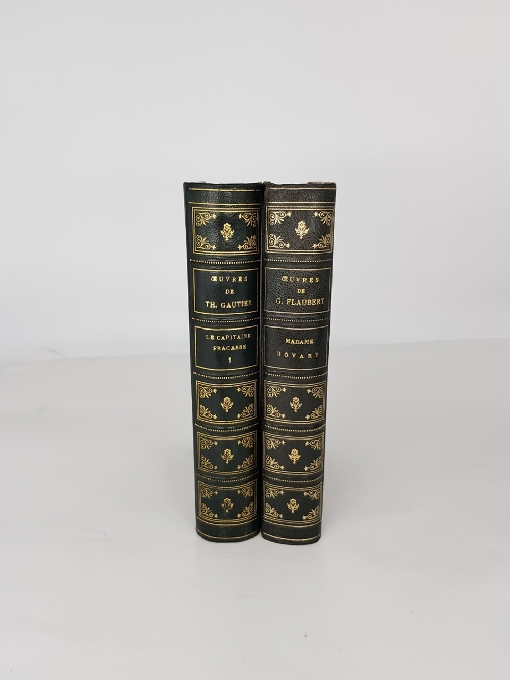 "Le capitaine Fracasse. Madame Bovary "  Qevres de Theophile Gautier. Gustave Flaubert. 1937