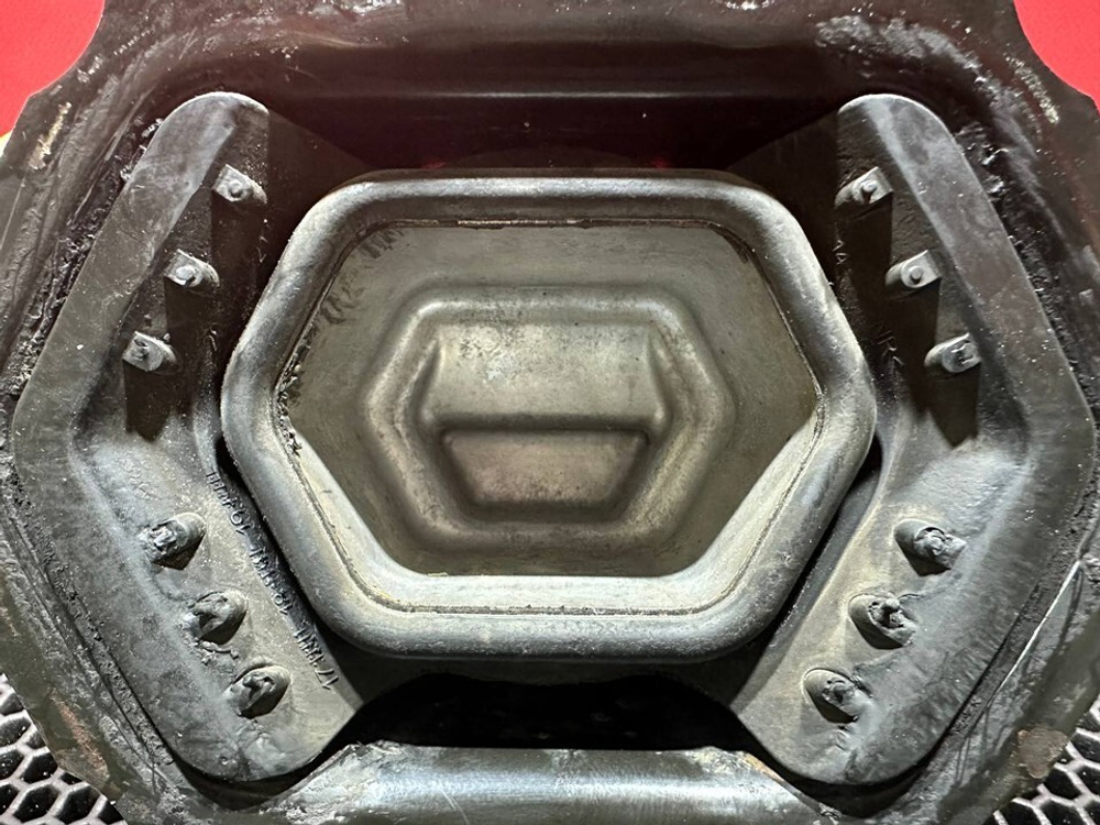 Подушка двигателя задняя 2019г