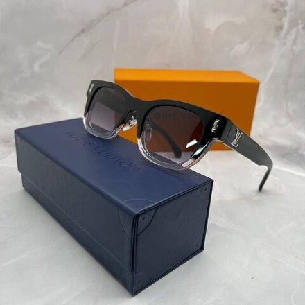 Солнцезащитные очки Louis Vuitton