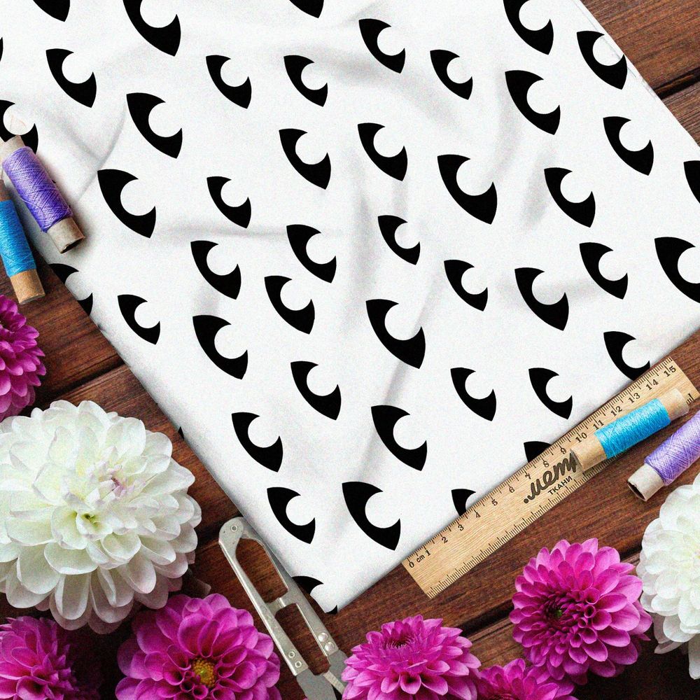 Ткань сатин чёрные глаза на белом фоне