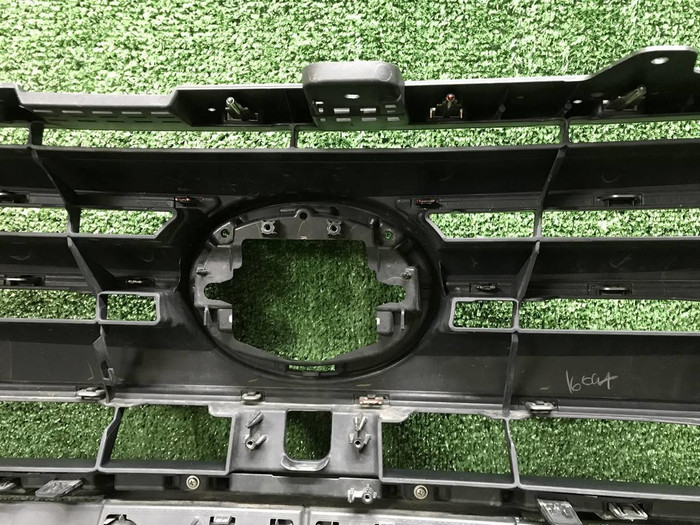 Решетка радиатора Lexus LX 3 (2015-2023)