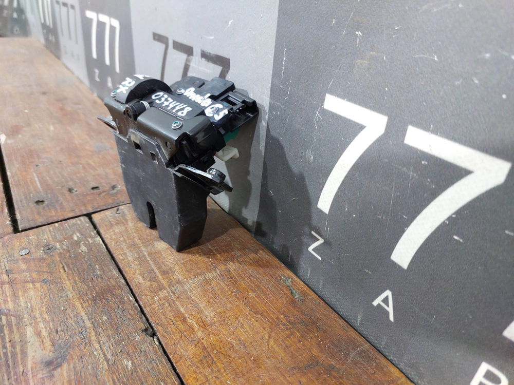 Замок крышки багажника Omoda C5 22-нв Б/У Оригинал 554001715AA