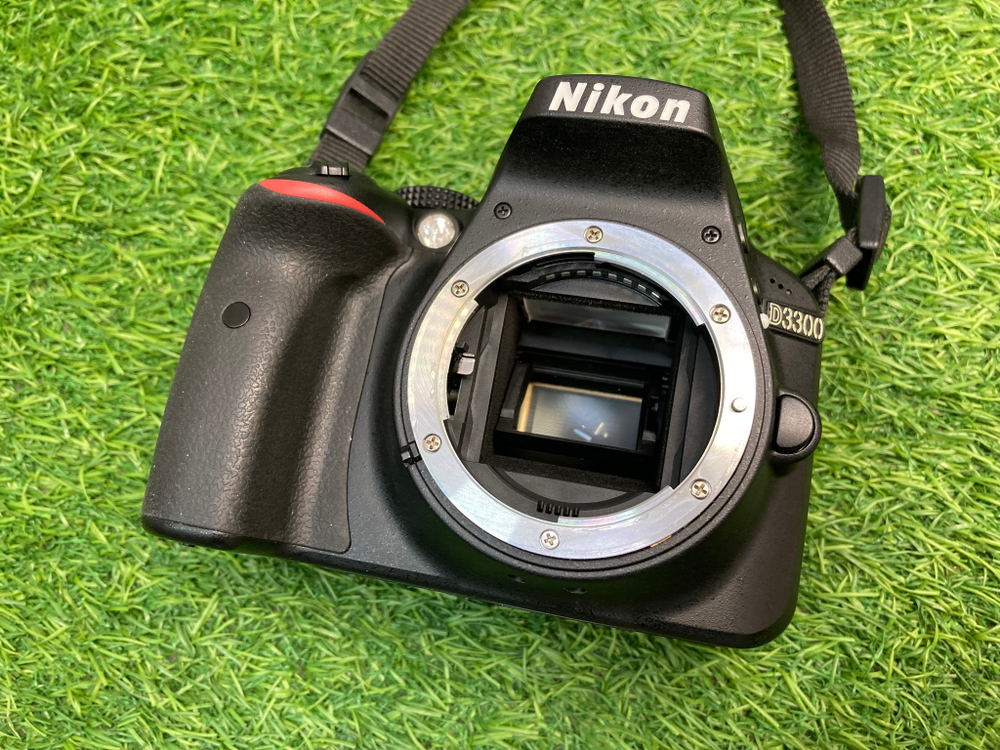 Nikon D3300 Kit 18-55mm 3.5-5.6G VR 700 кадров