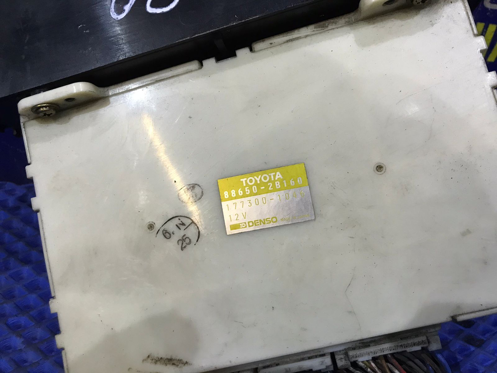 Блок управления климат-контролем TOYOTA CORONA 1993