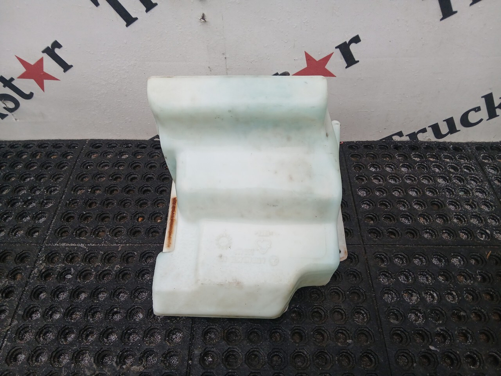 Бачок омывателя лобового стекла