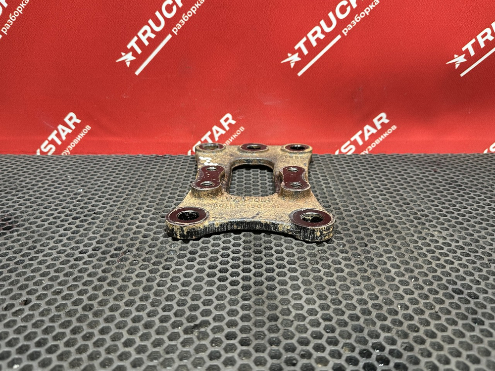 Кронштейн крыла заднего