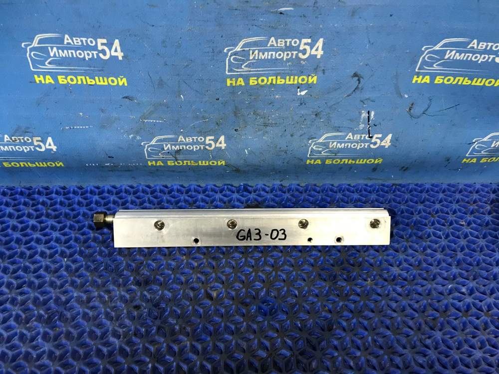 Топливная рейка Honda LOGO 2000